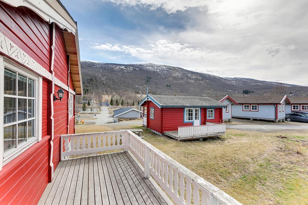 Ballangen Camping Hotel Narvik Bagian luar foto